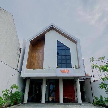 Hotel Smedi Coliving Yogyakarta Exterior foto
